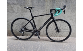Bianchi INFINITO XE disc carbon országúti kerékpár 53cm