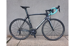 Bianchi OLTRE XR.2 carbon Ultegra DI2 országúti kerékpár használt 54-56cm